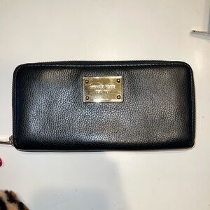 Michael Kors Black Leather Zip Wallet